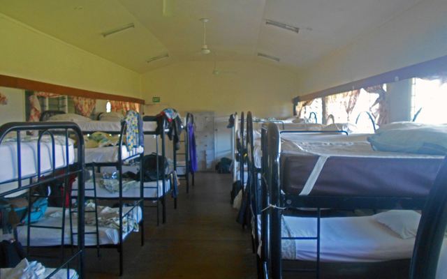 Slaapzaal met stapelbedden in Bambu Backpackers in Nadi
