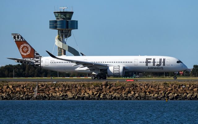 Toestel van Fiji Airways op de luchthaven van Sydney