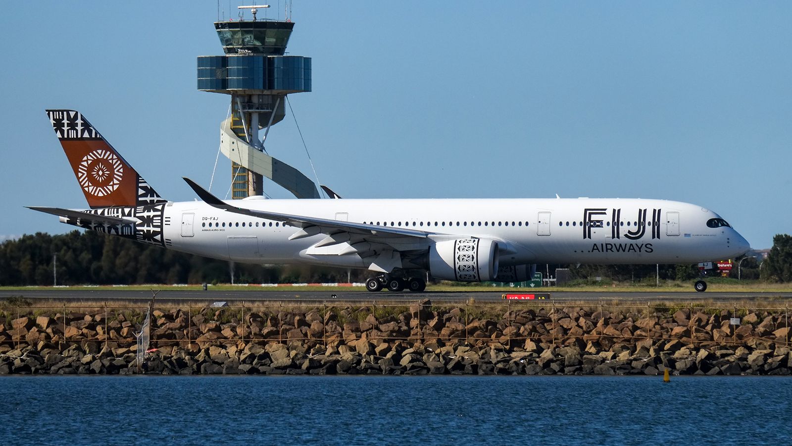 Toestel van Fiji Airways op de luchthaven van Sydney