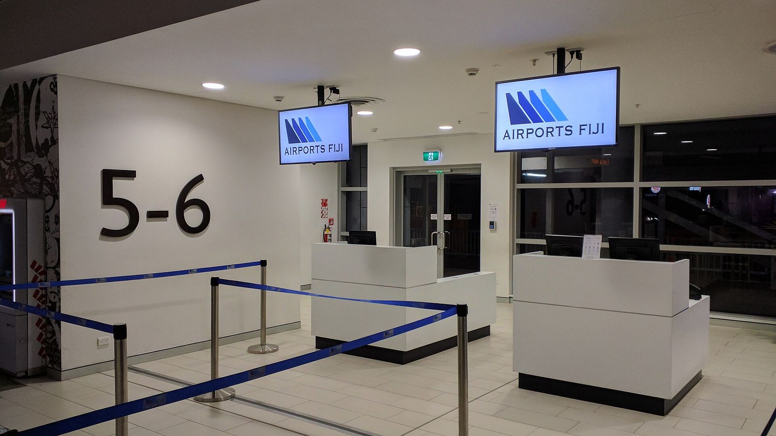 Gates 5 en 6 in de vertrekhal van Nadi International Airport